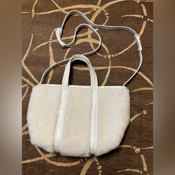 Brand new, never used Balenciaga Barbes E - W small shearling tote in white - Picture 2 of 8